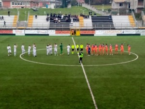 squadre al centro del campo sora vs roma city