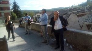 Il sindaco Roberto De Donatis nel sopralluogo ad Amatrice immagine 3